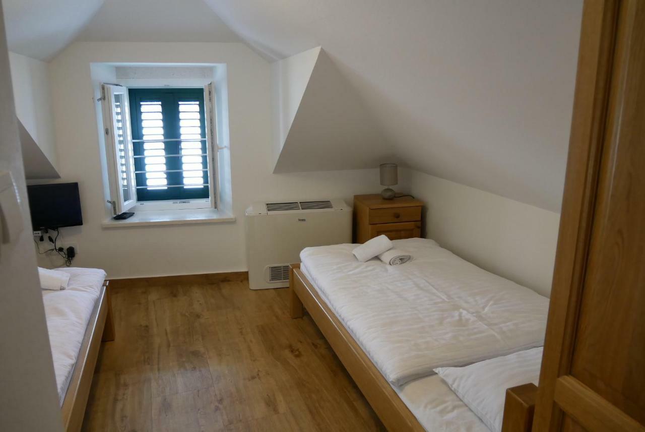 Guest House Jere Old Town Rogoznica  Eksteriør bilde